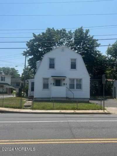 Home For Sale in West Long Branch, New Jersey