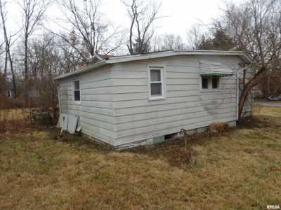 Home For Sale in Buckner, Illinois