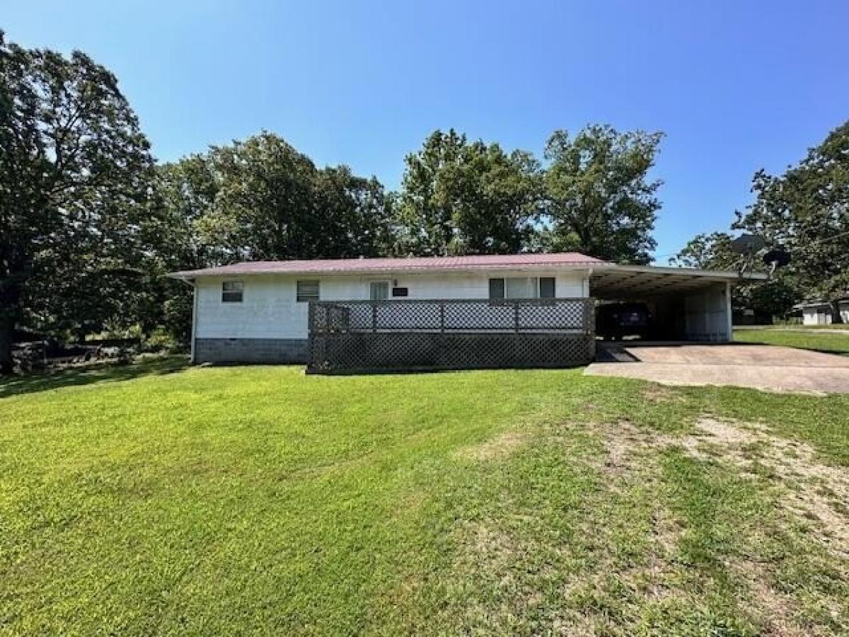 Picture of Home For Sale in Winona, Missouri, United States