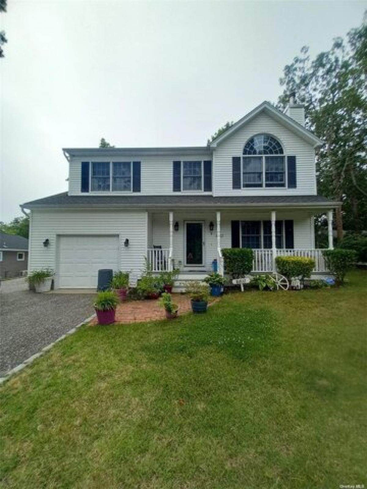 Picture of Home For Rent in Hampton Bays, New York, United States