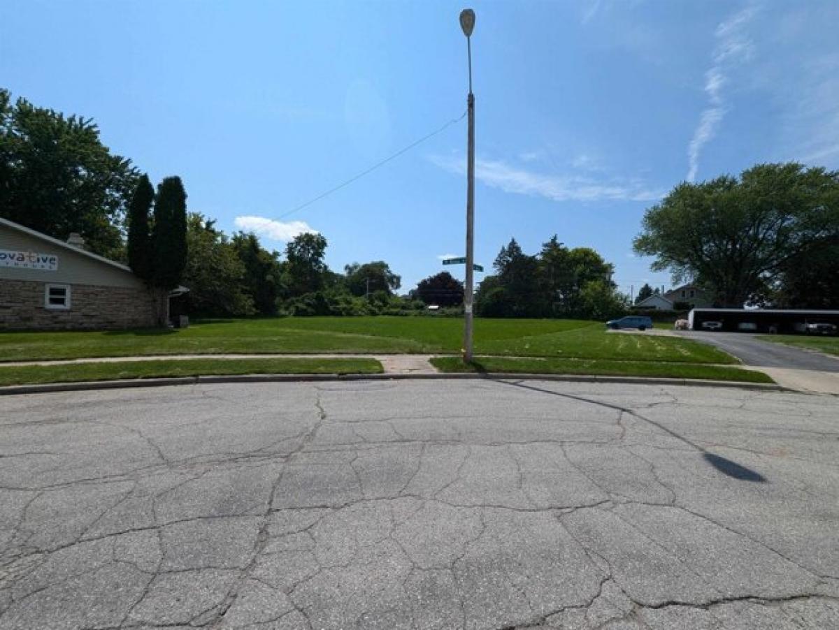 Picture of Residential Land For Sale in Green Bay, Wisconsin, United States