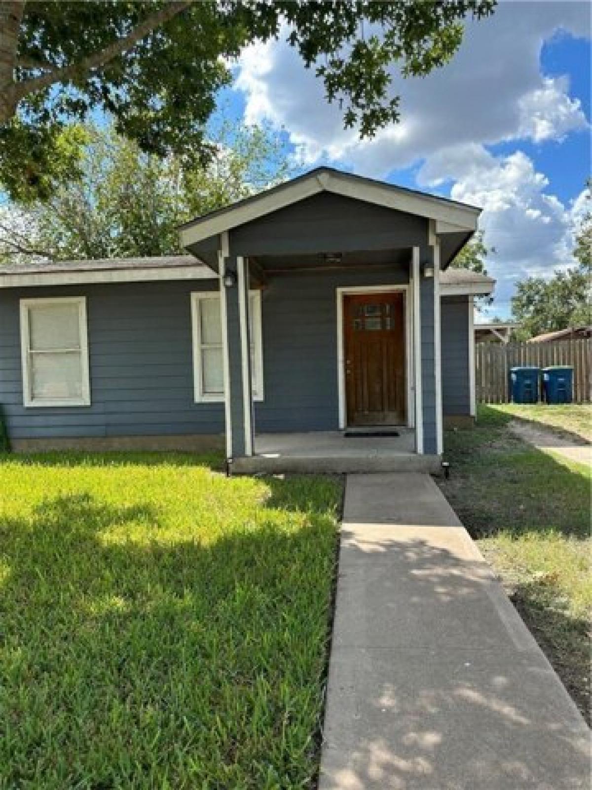 Picture of Home For Sale in Beeville, Texas, United States