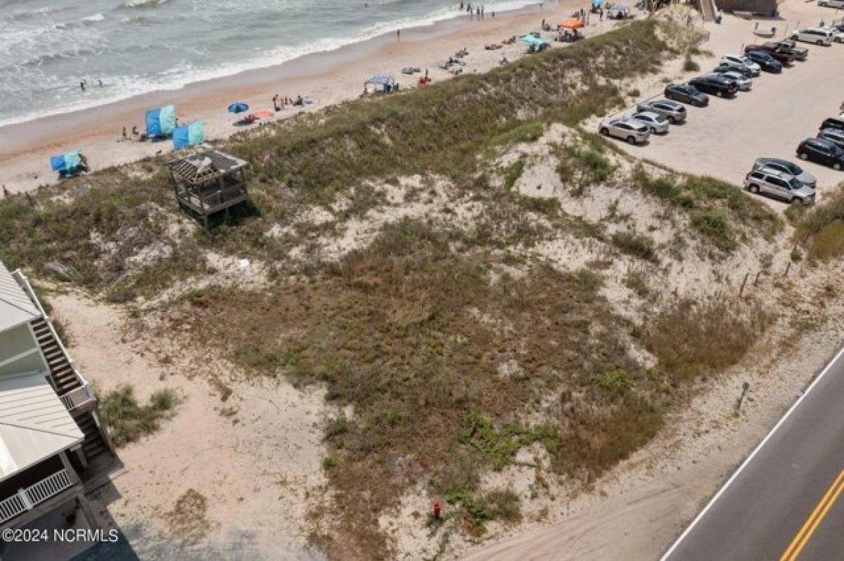 Picture of Residential Land For Sale in North Topsail Beach, North Carolina, United States