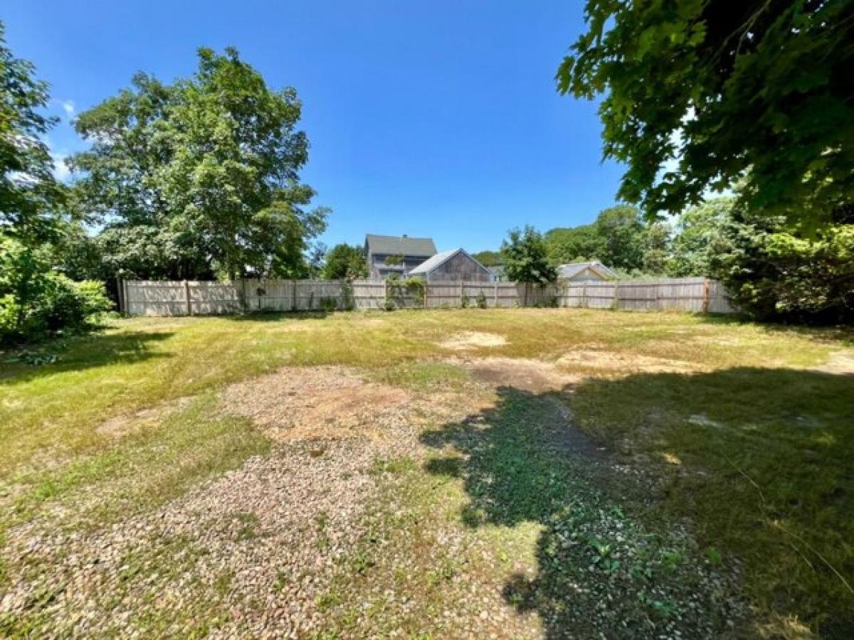 Picture of Home For Sale in Oak Bluffs, Massachusetts, United States