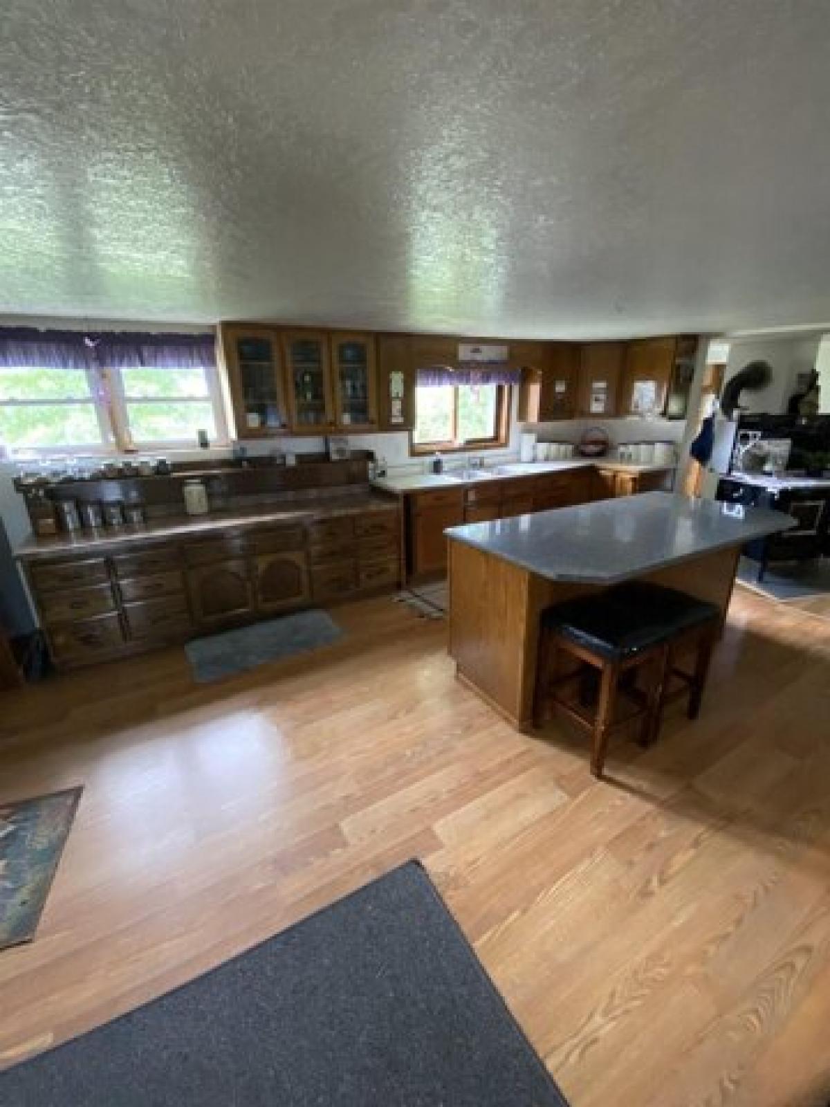 Picture of Home For Sale in Independence, Iowa, United States