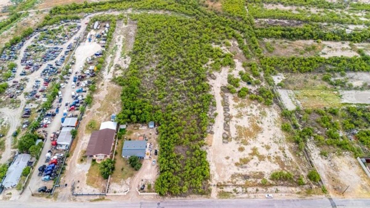 Picture of Residential Land For Sale in Eagle Pass, Texas, United States