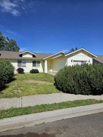 Home For Sale in Madras, Oregon