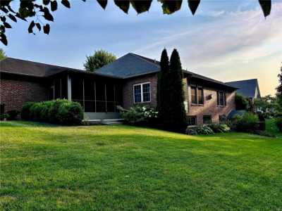 Home For Sale in Godfrey, Illinois