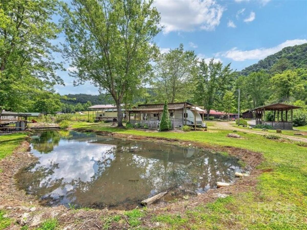 Picture of Residential Land For Sale in Canton, North Carolina, United States