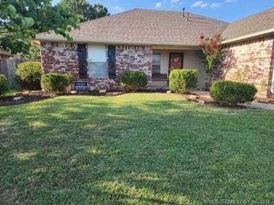 Home For Sale in Collinsville, Oklahoma