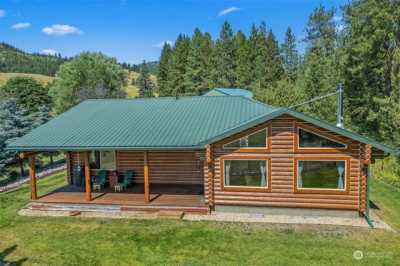 Home For Sale in Evans, Washington