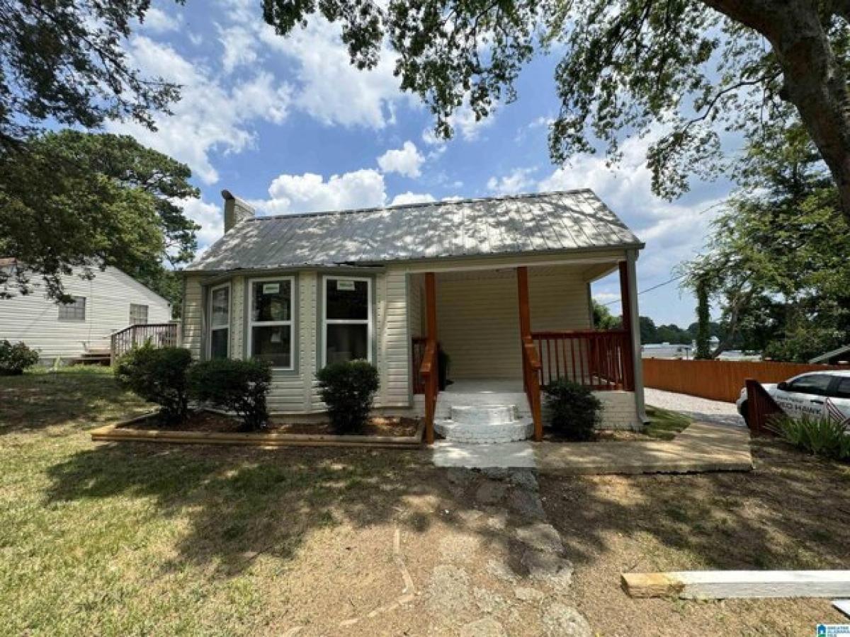 Picture of Home For Sale in Hueytown, Alabama, United States