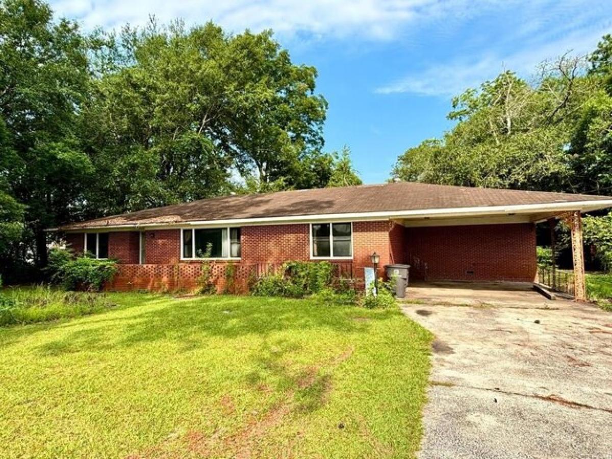 Picture of Home For Sale in Nashville, Georgia, United States