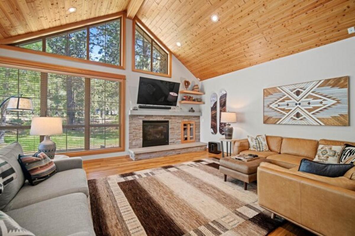 Picture of Home For Sale in Sunriver, Oregon, United States