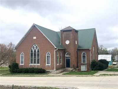 Home For Sale in Tower Hill, Illinois