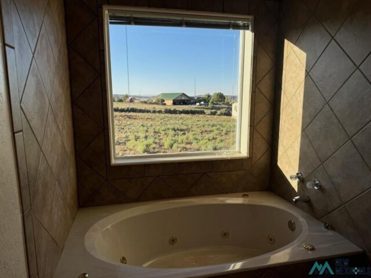 Picture of Home For Sale in Gallup, New Mexico, United States