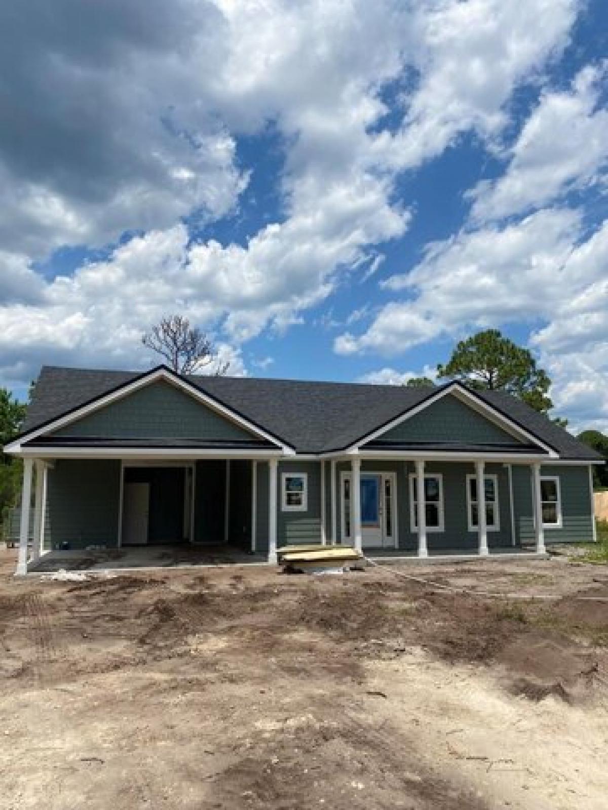 Picture of Home For Sale in Eastpoint, Florida, United States