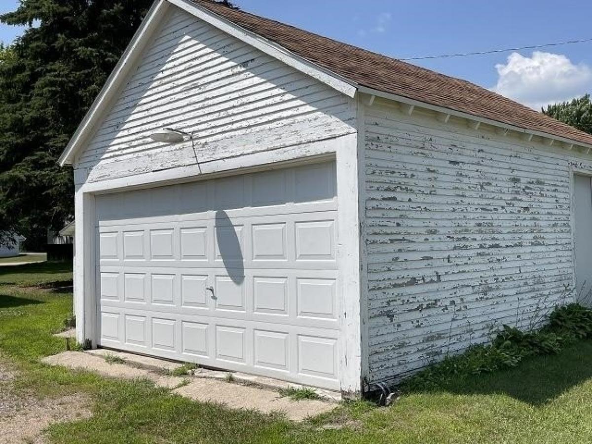 Picture of Home For Sale in Chambers, Nebraska, United States