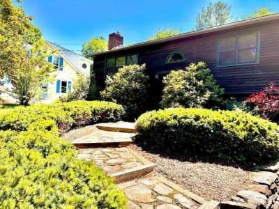 Home For Sale in Essex Junction, Vermont