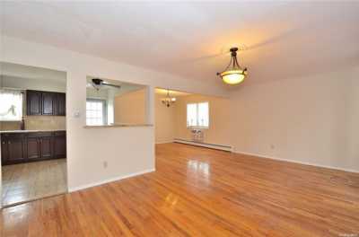 Home For Sale in Lynbrook, New York