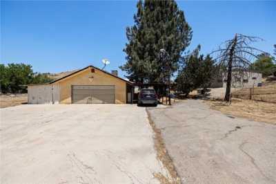 Home For Sale in Agua Dulce, California