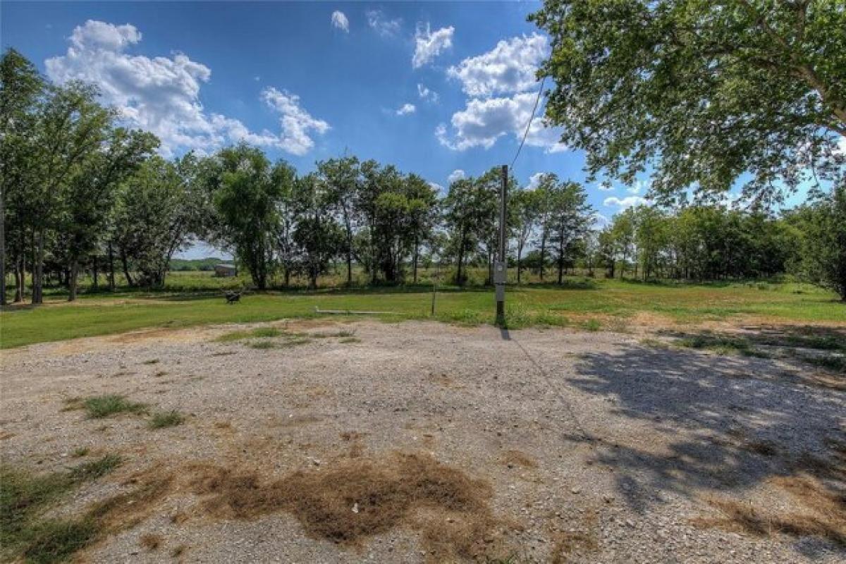 Picture of Residential Land For Sale in Caddo Mills, Texas, United States