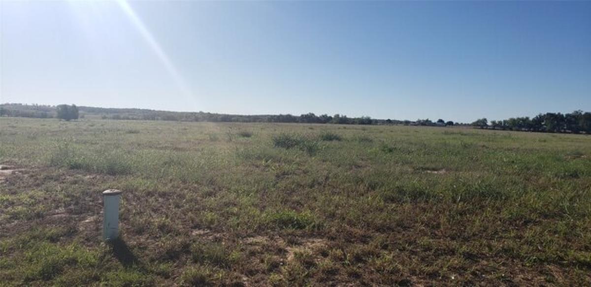 Picture of Residential Land For Sale in Thorndale, Texas, United States