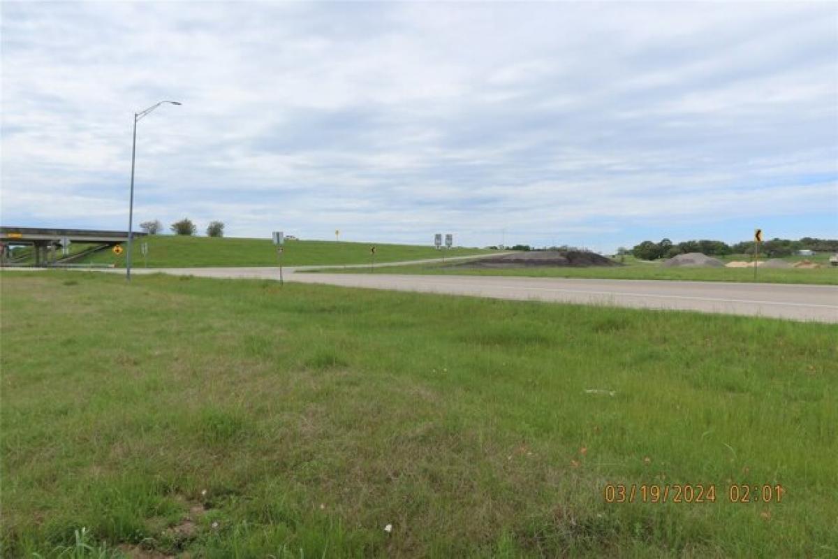 Picture of Residential Land For Sale in Columbus, Texas, United States