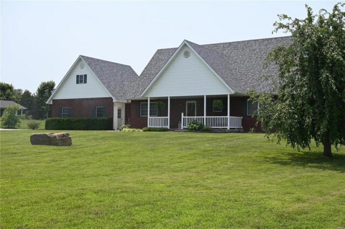 Picture of Home For Sale in Vienna, Missouri, United States