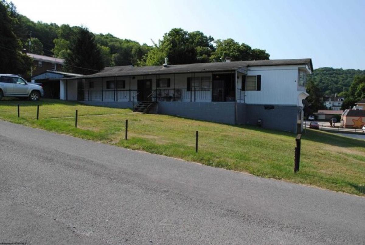 Picture of Home For Sale in Philippi, West Virginia, United States