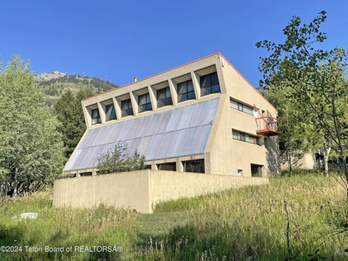 Picture of Home For Sale in Teton Village, Wyoming, United States