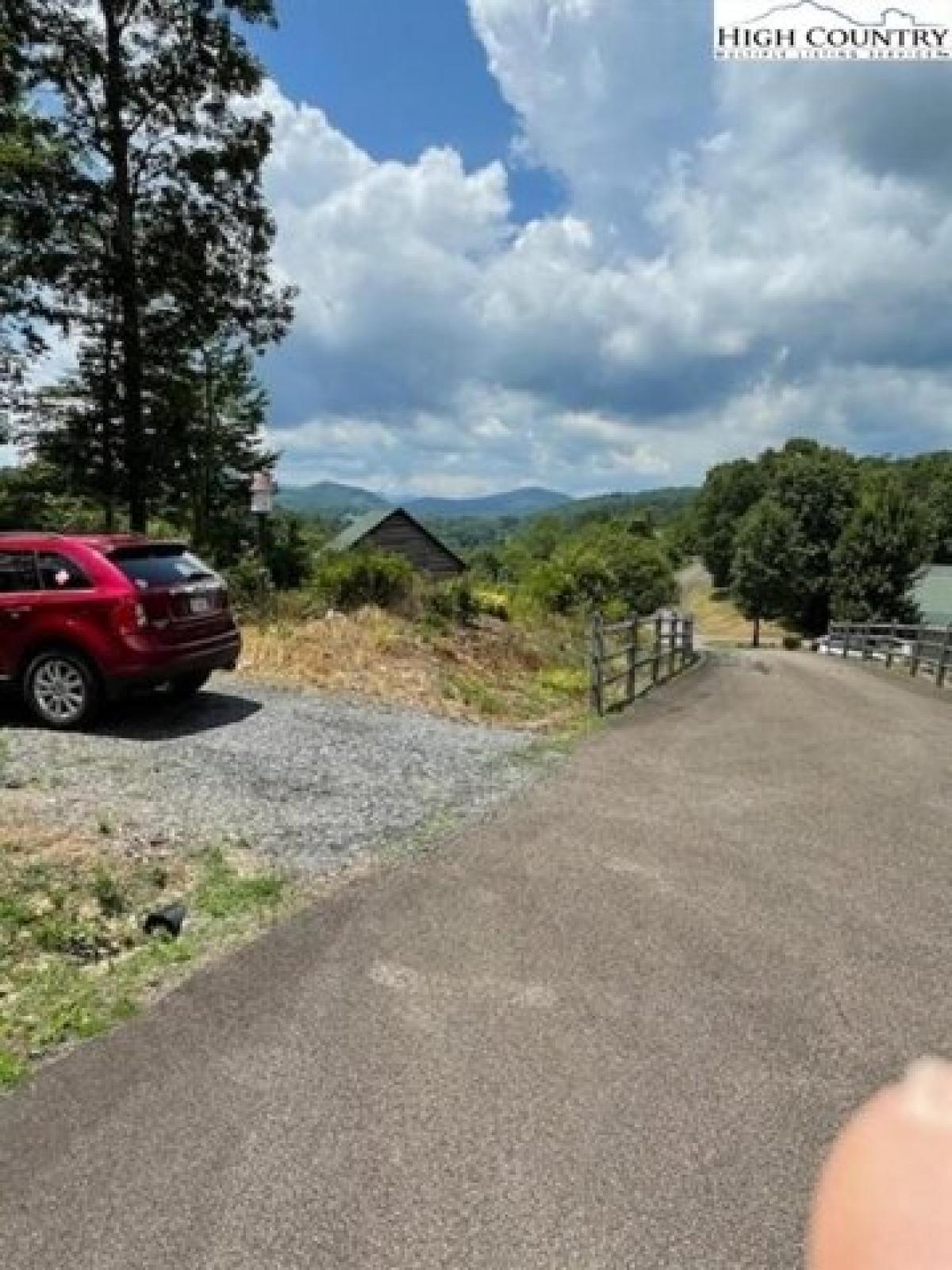 Picture of Residential Land For Sale in West Jefferson, North Carolina, United States