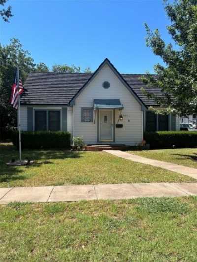 Home For Sale in Olney, Texas