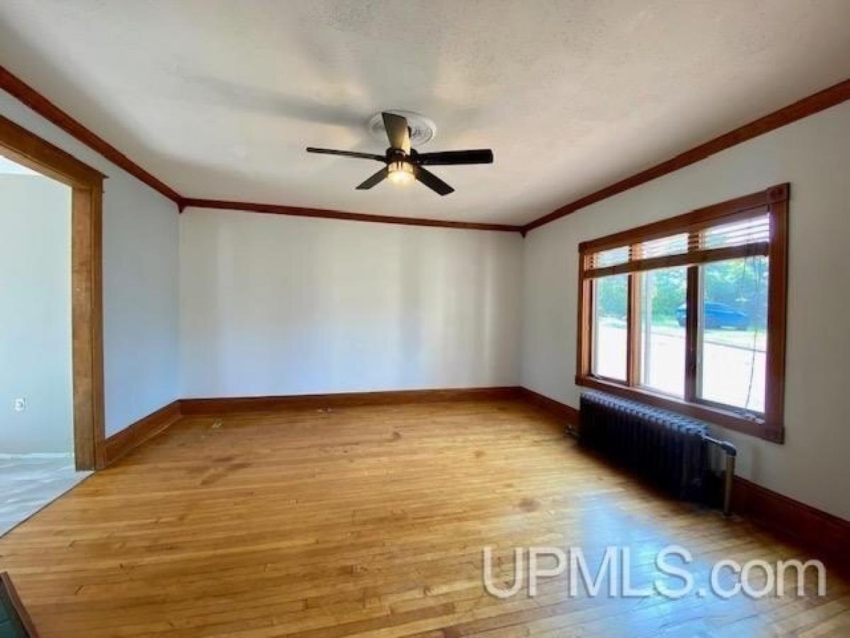 Picture of Home For Sale in Ishpeming, Michigan, United States