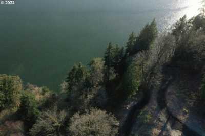 Residential Land For Sale in Cathlamet, Washington