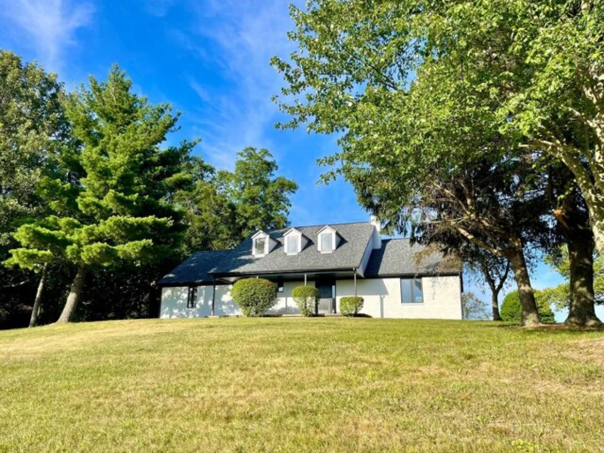 Picture of Home For Sale in Pataskala, Ohio, United States