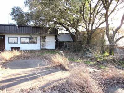 Home For Sale in Edna, Texas