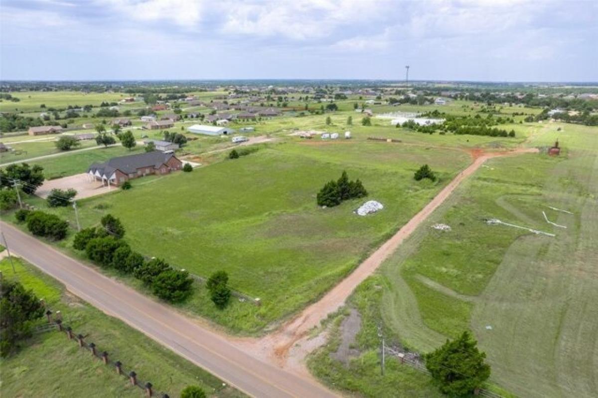 Picture of Residential Land For Sale in Edmond, Oklahoma, United States