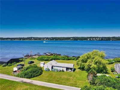 Home For Sale in Tiverton, Rhode Island