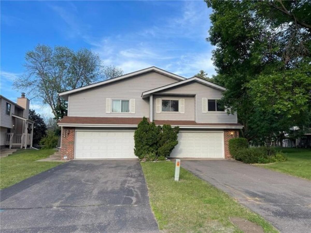 Picture of Home For Sale in Brooklyn Center, Minnesota, United States