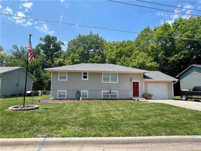 Home For Sale in Richmond, Missouri