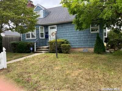 Home For Sale in Garden City, New York