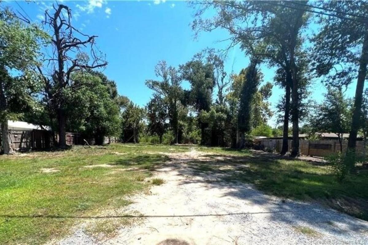 Picture of Residential Land For Sale in Lake Charles, Louisiana, United States