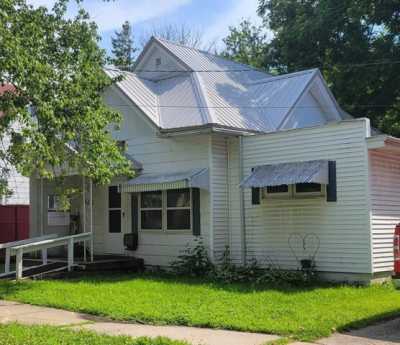 Home For Sale in Oelwein, Iowa