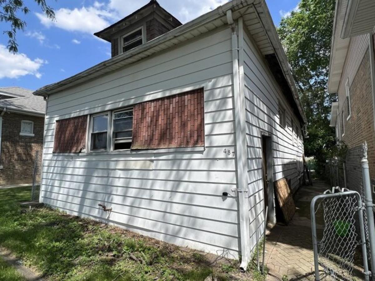 Picture of Home For Sale in Bellwood, Illinois, United States