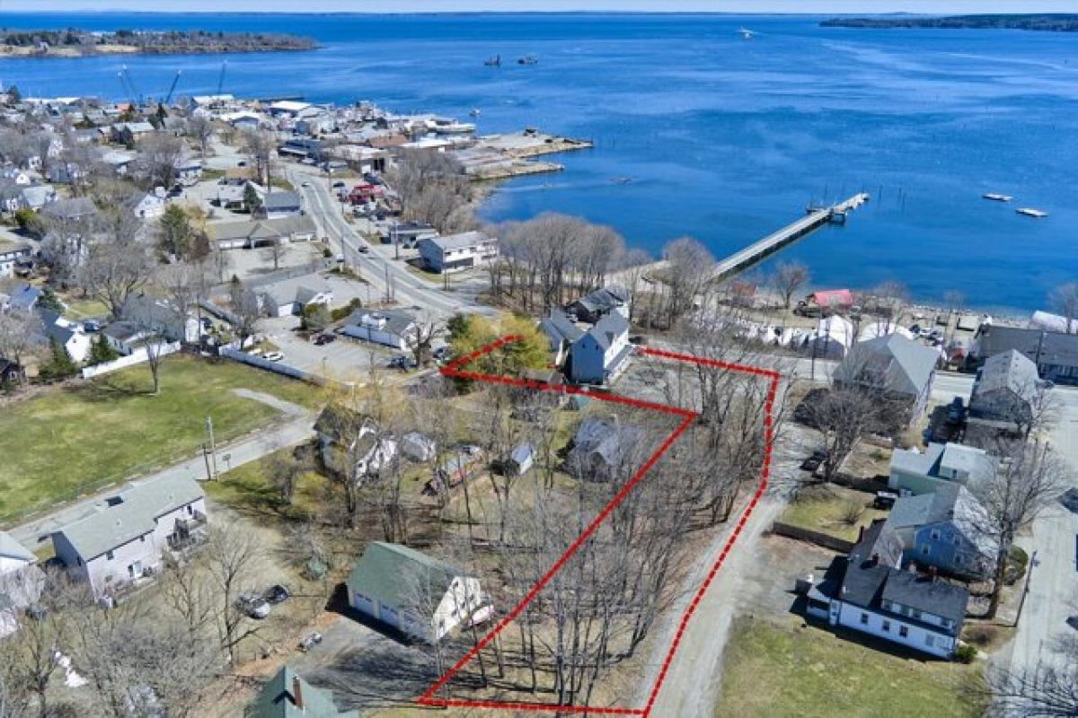 Picture of Home For Sale in Rockland, Maine, United States