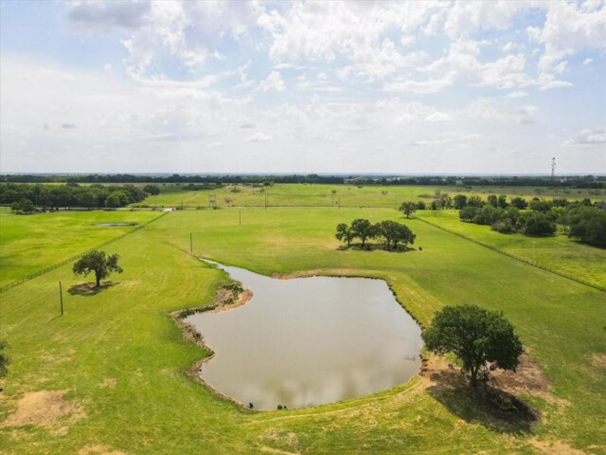 Picture of Residential Land For Sale in Pilot Point, Texas, United States