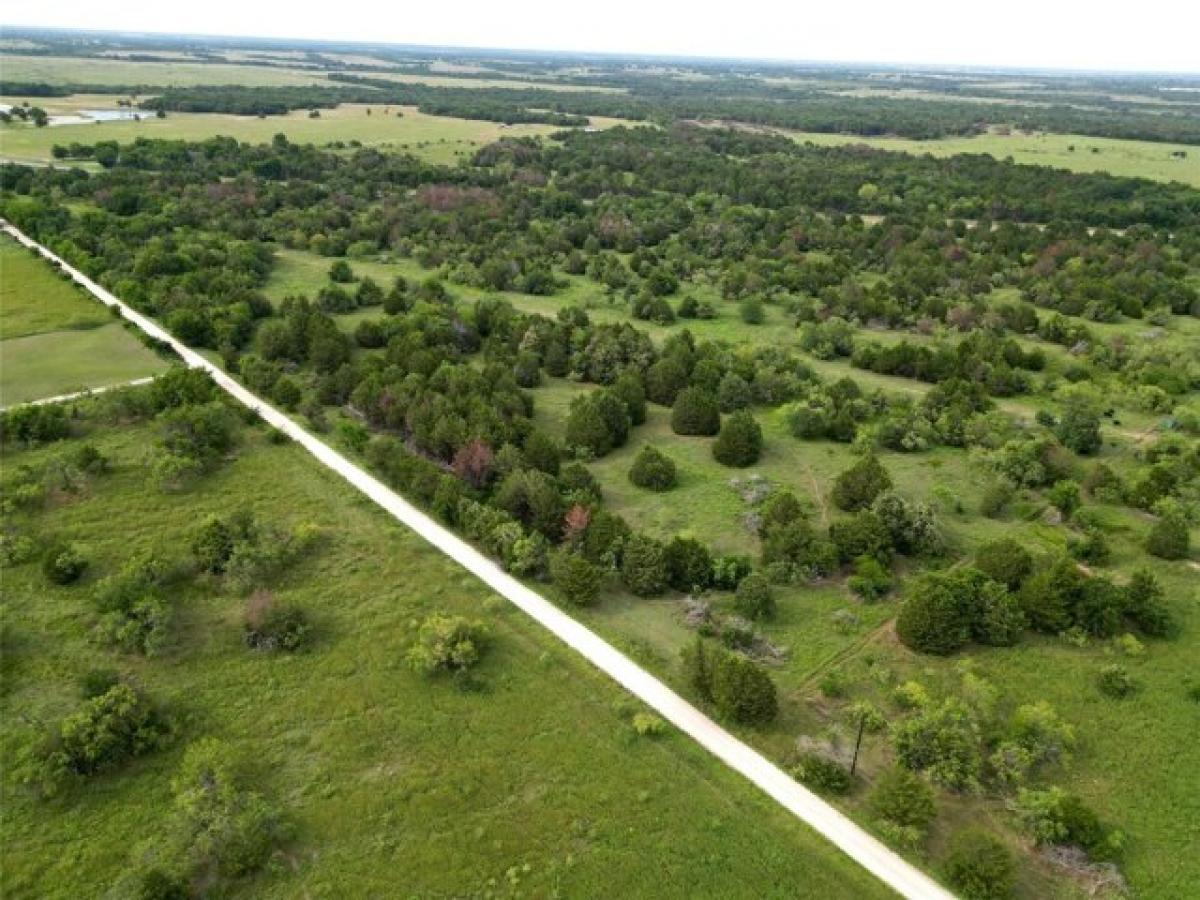 Picture of Residential Land For Sale in Corsicana, Texas, United States