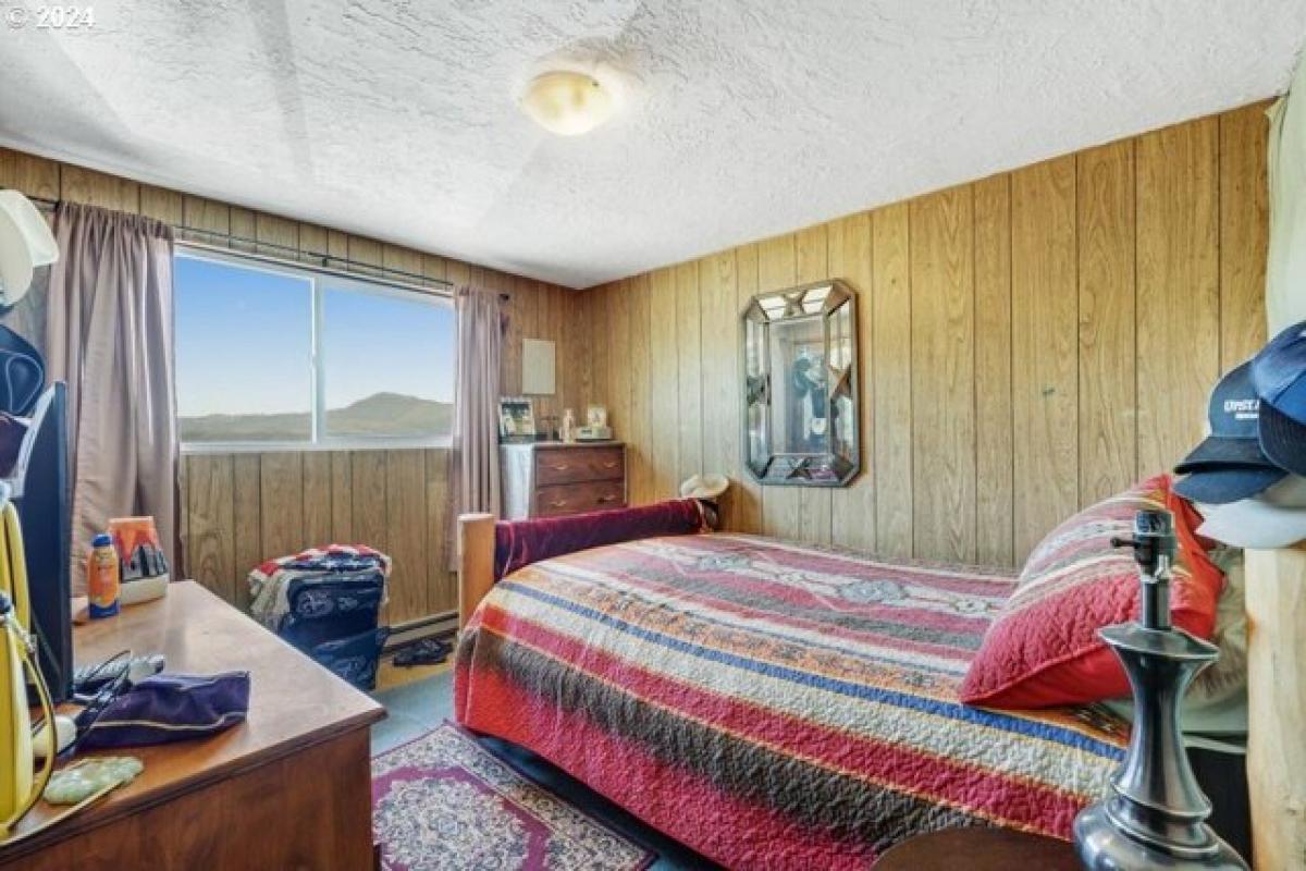 Picture of Home For Sale in Netarts, Oregon, United States