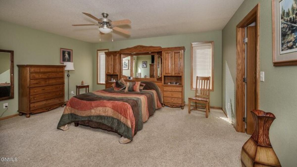 Picture of Home For Sale in Mandan, North Dakota, United States